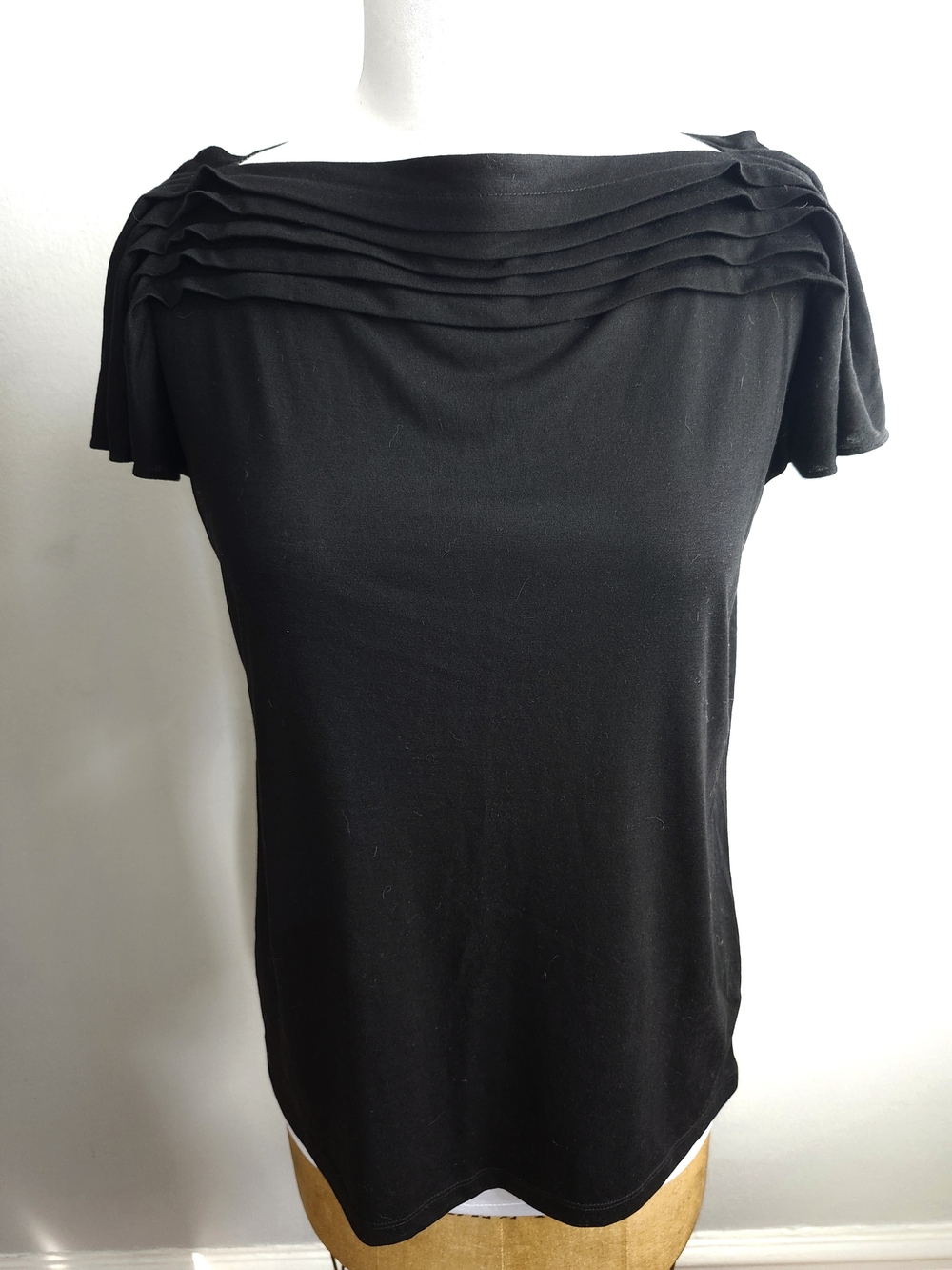 Talbots Black Pleated Yoke Boatneck Fkutter Sleeve Top Minimalist M